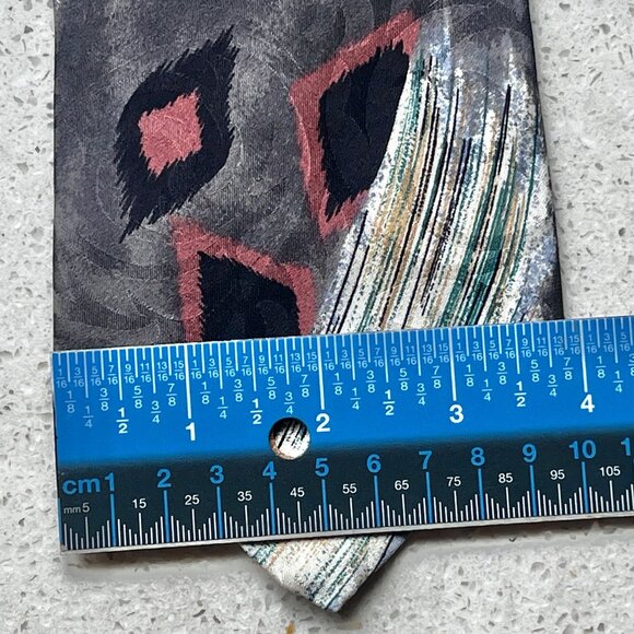 Halston III Necktie  Abstract Pattern  3 7/8" Wide Vintage Silk Y2K Geometric - Picture 7 of 7